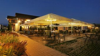 Lobby cafe with terrace